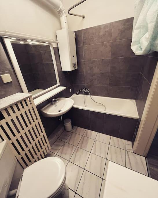 Wunderschoene 3-Zimmer Wohnung Fuer 6 Personen Brémai repülőtér Kültér fotó